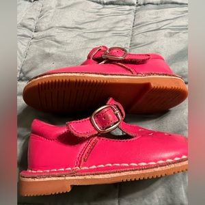 L’Amour fuchsia Mary Janes